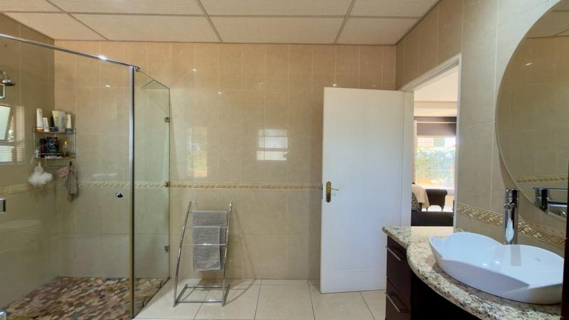 5 Bedroom Property for Sale in Pentagon Park Free State